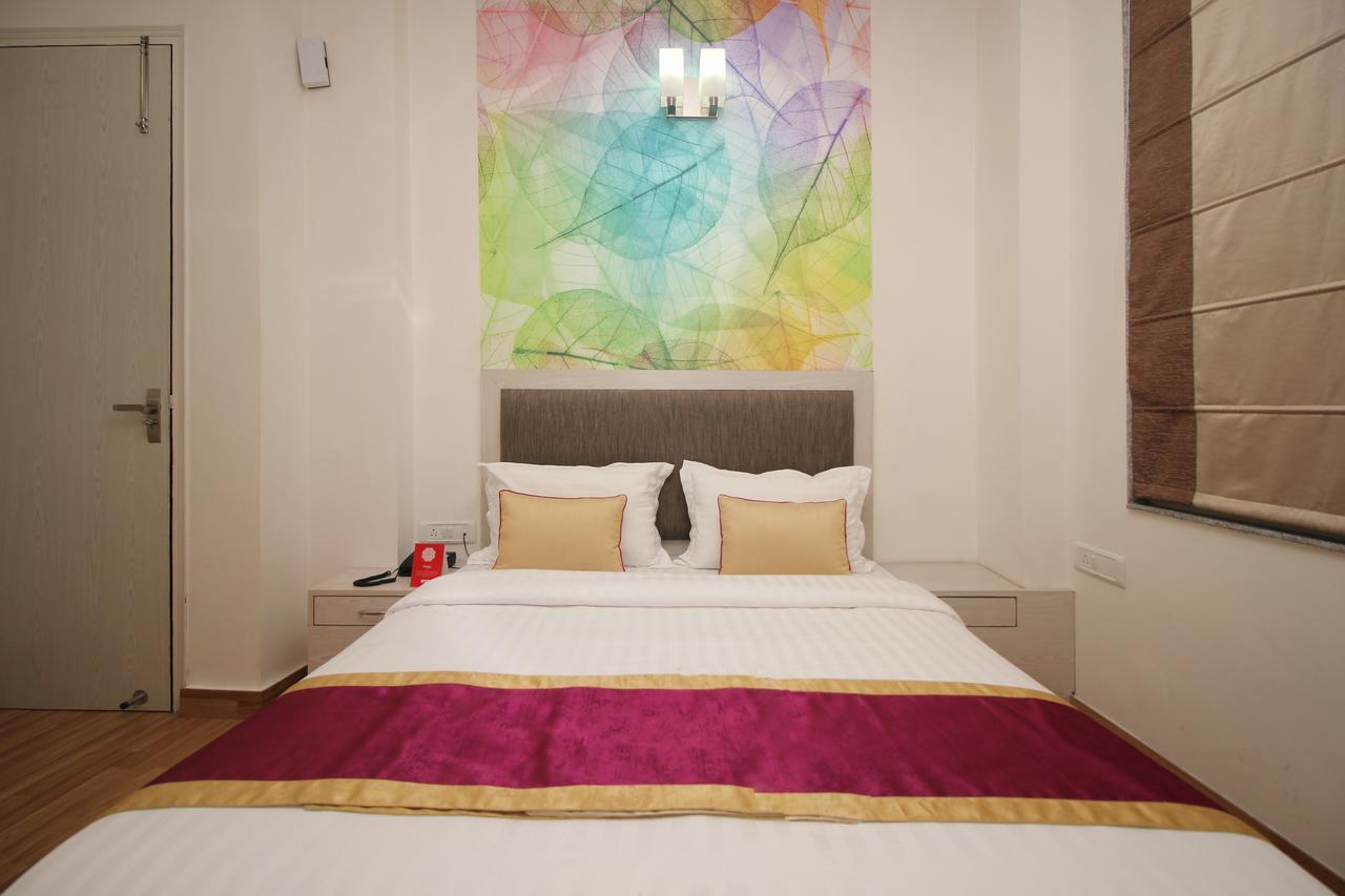 Hotel Nanak Residency Új-Delhi Kültér fotó